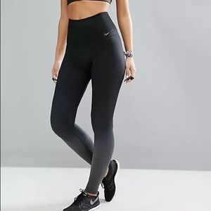 Nike women's zonal strength leggings